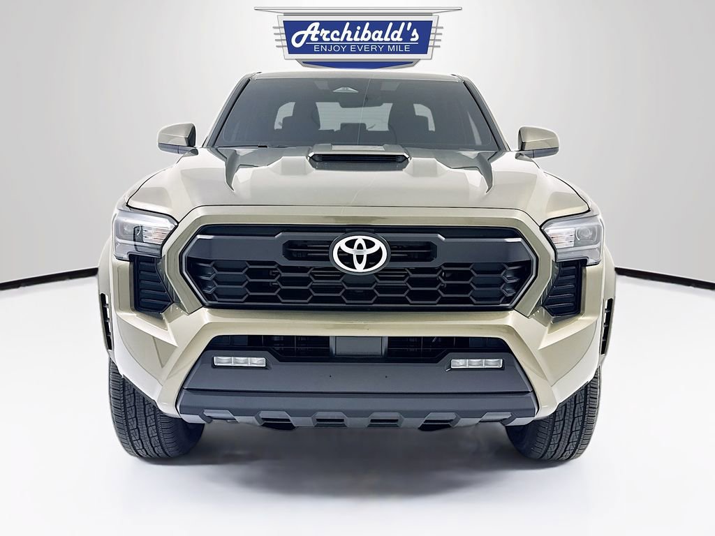 Used 2025 Toyota Tacoma TRD Sport image 2