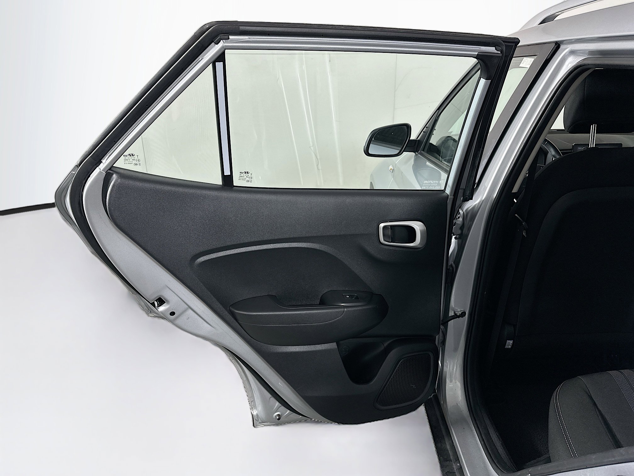 Used 2022 Hyundai Venue SEL FWD image 28