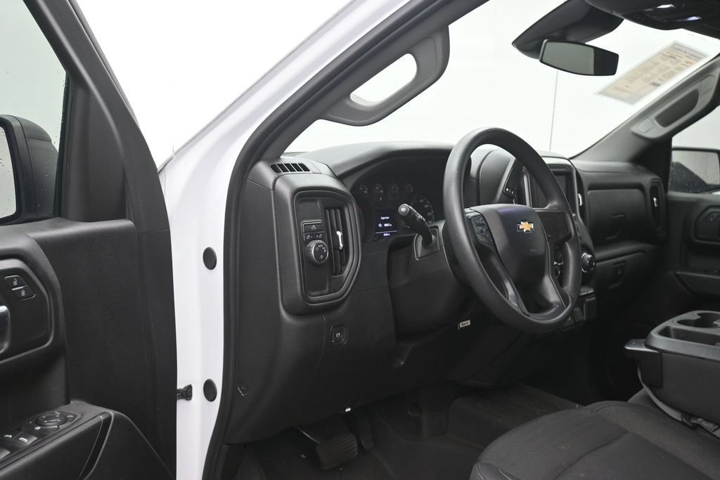 Used 2024 Chevrolet Silverado 1500 Custom w/ Turbomax Blackout Package RWD image 10