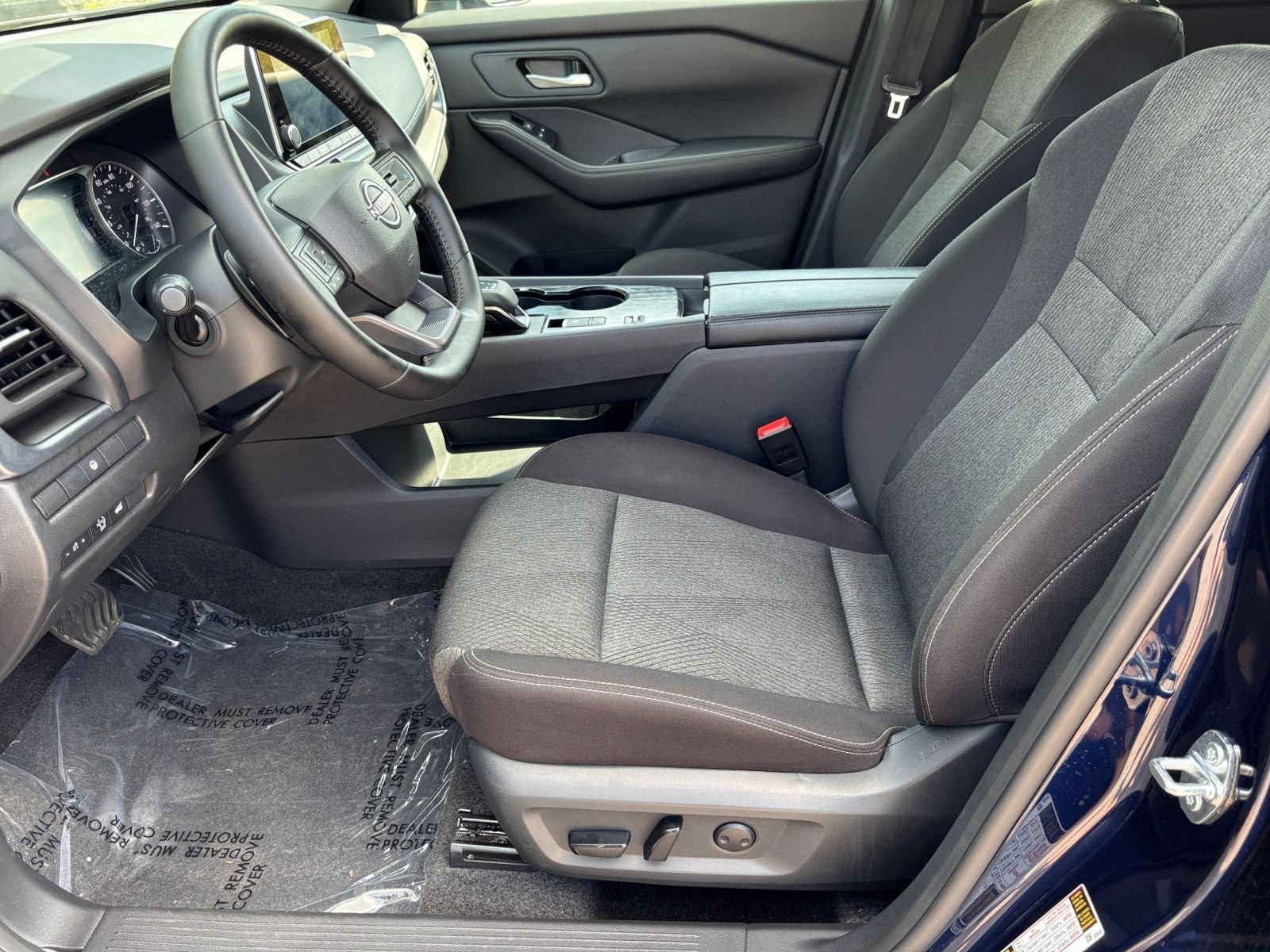Used 2026 Nissan Rogue SV FWD image 28