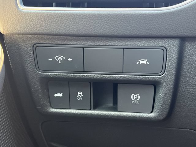 Used 2023 Hyundai Sonata Limited w/ Preferred Accessory Package FWD image 32