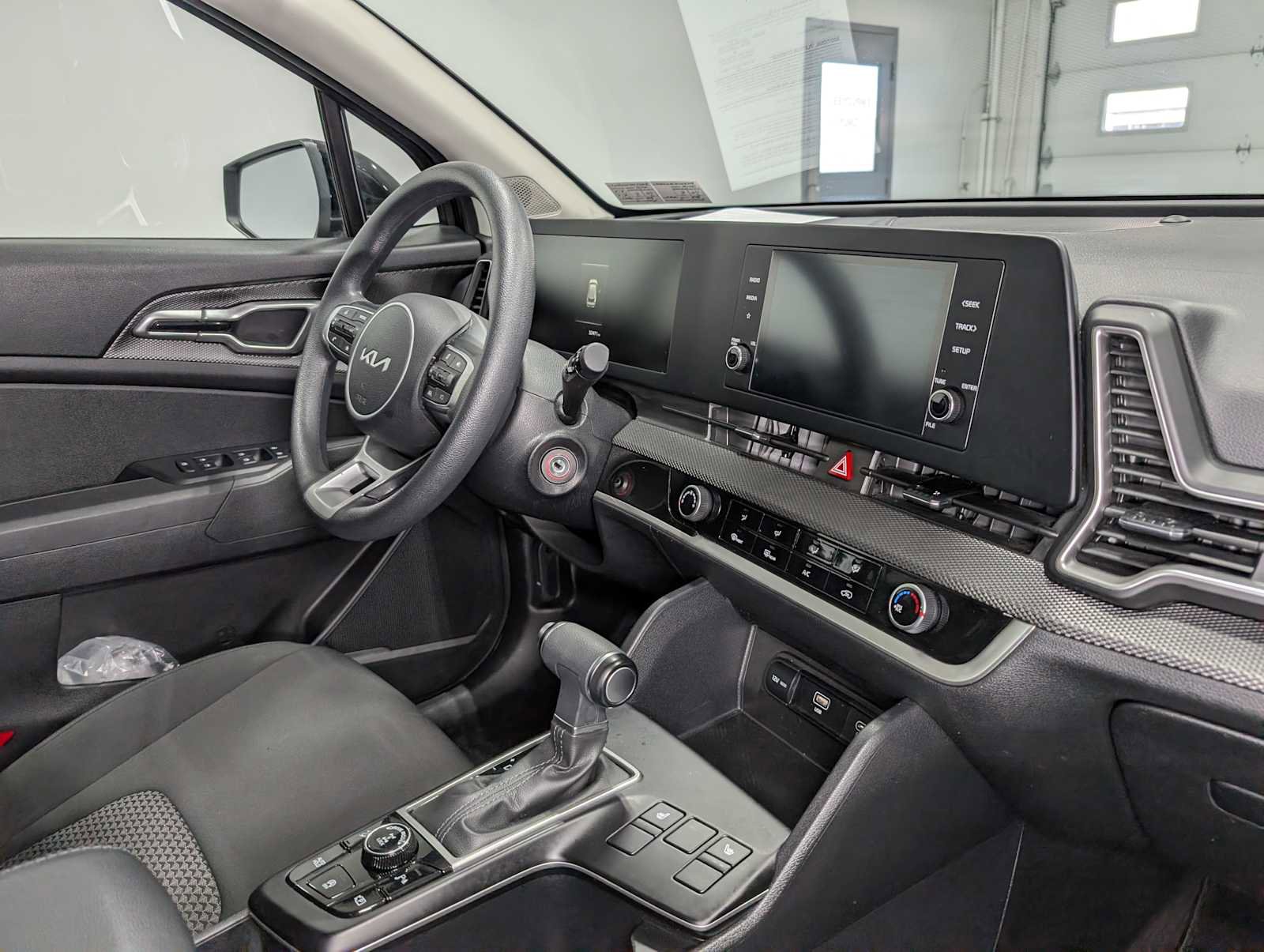 Certified 2023 Kia Sportage LX image 40