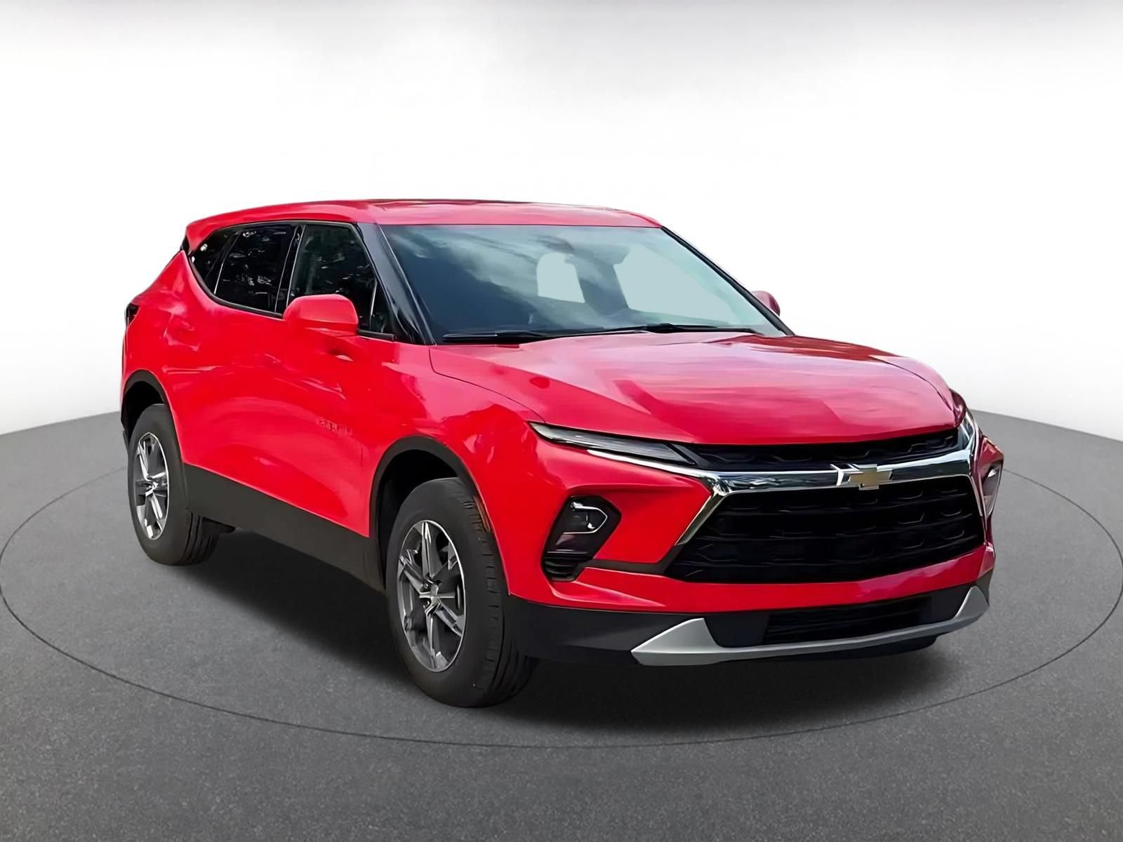 Used 2026 Chevrolet Blazer LT FWD image 3