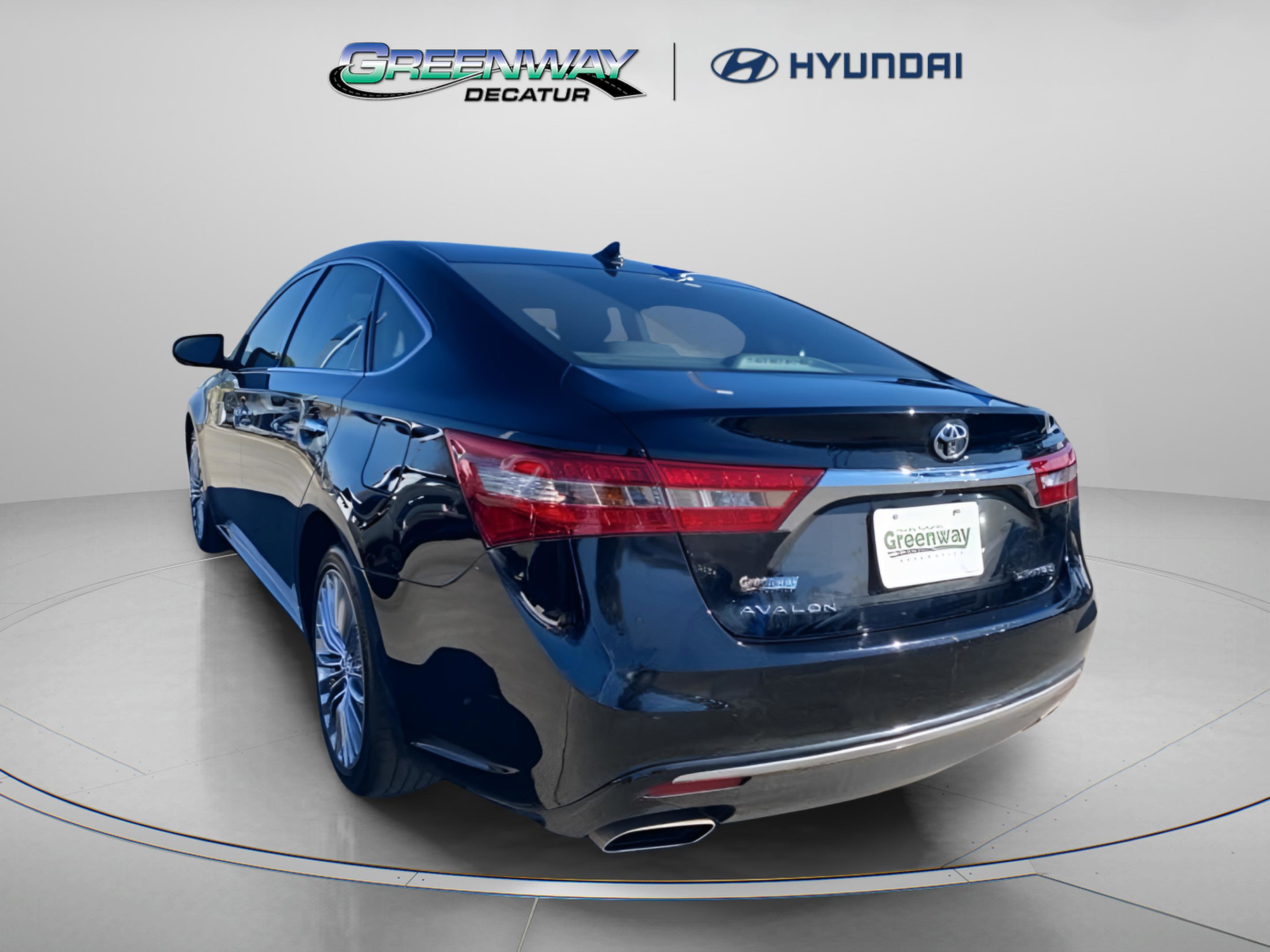 Used 2017 Toyota Avalon Limited image 6