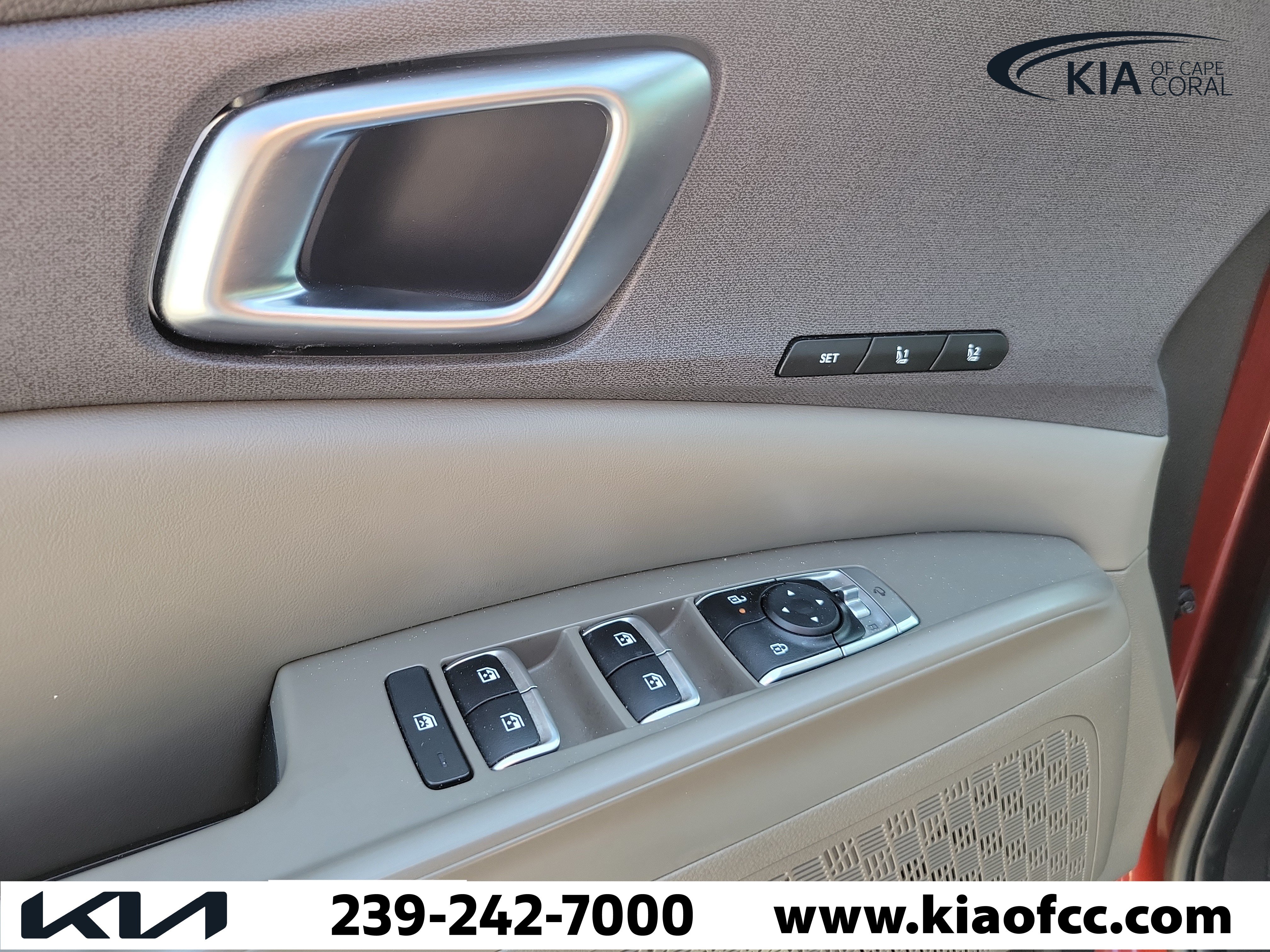Certified 2025 Kia Carnival EX FWD image 23