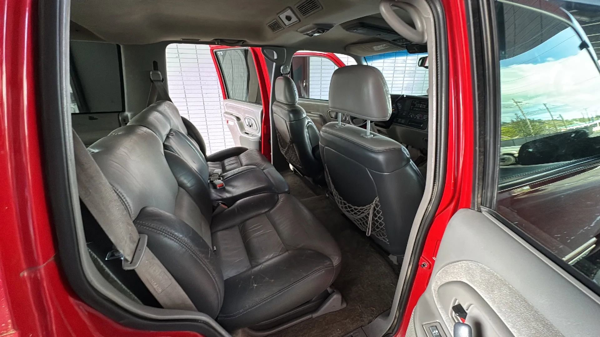 Used 2000 Chevrolet Tahoe Z71 w/ Comfort & Security Pkg AWD/4WD image 10