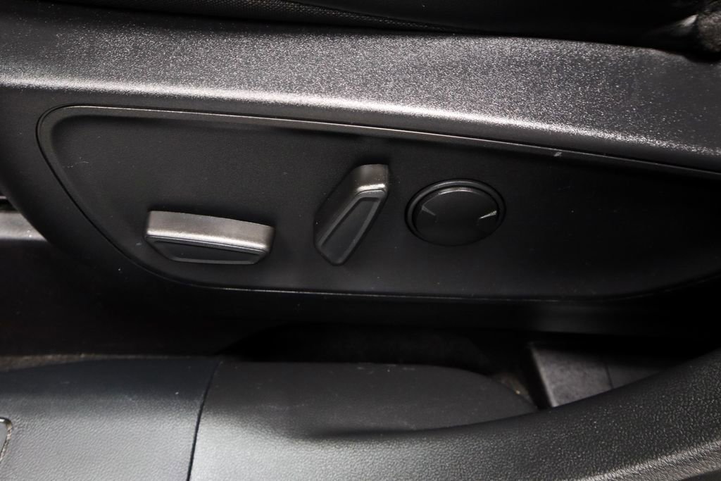 Used 2024 Ford Escape ST-Line w/ Tech Pack #1 AWD/4WD image 25