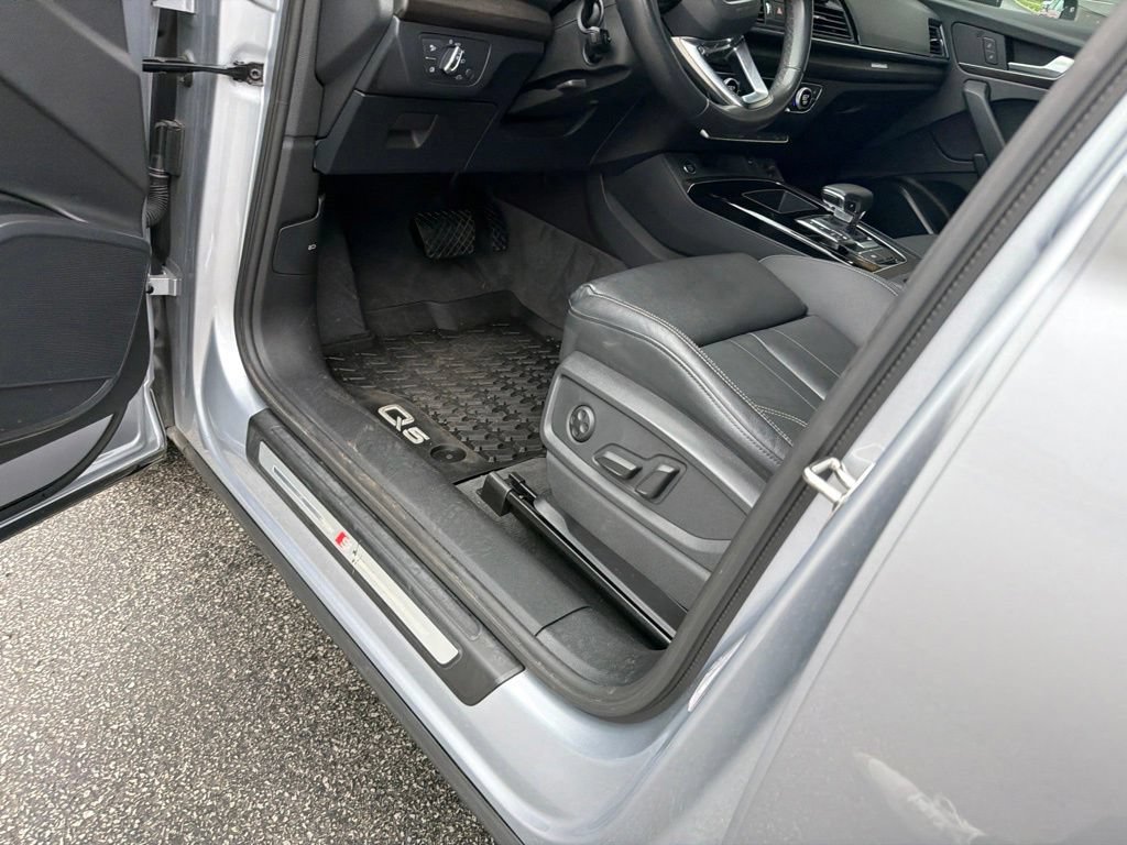 Used 2023 Audi Q5 2.0T Premium w/ Convenience Package AWD/4WD image 10
