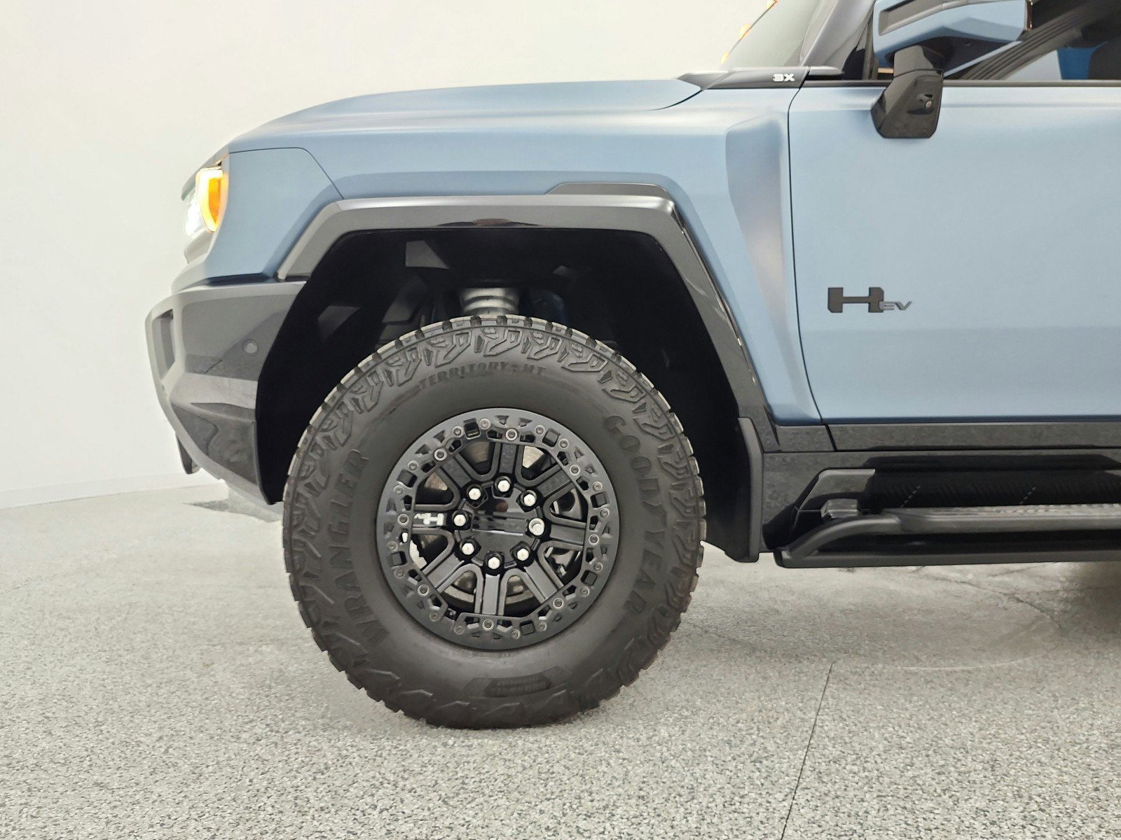 Used 2024 GMC Hummer EV 3X w/ Omega Edition image 17