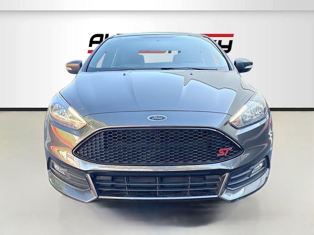 Used 2017 Ford Focus ST FWD image 2
