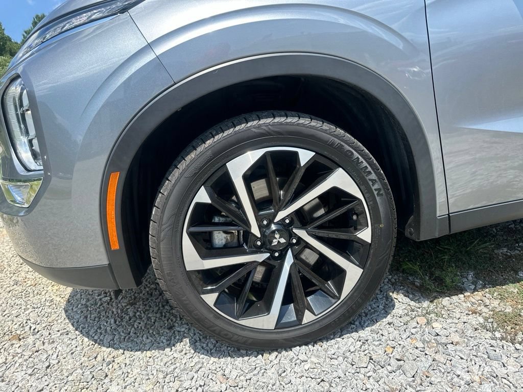 Used 2024 Mitsubishi Outlander SE AWD/4WD image 12
