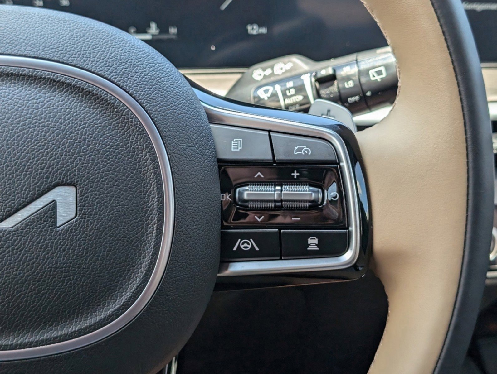 Used 2024 Kia Sorento SX Prestige w/ Olive Brown Leather Package image 21