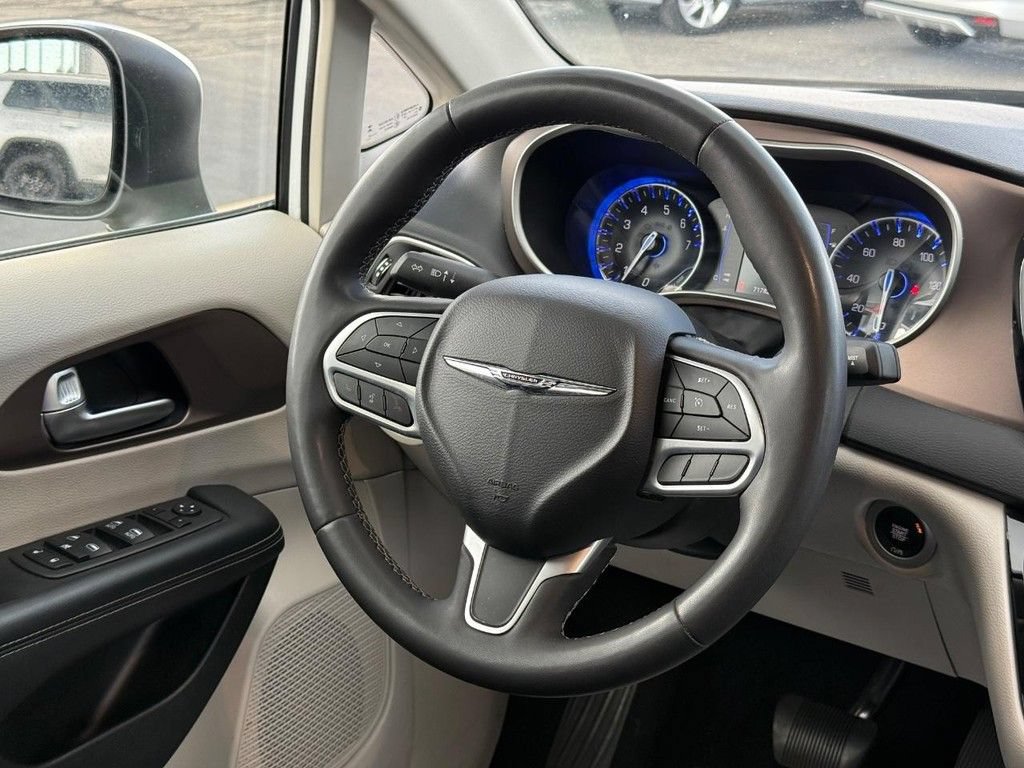Certified 2023 Chrysler Voyager LX FWD image 12