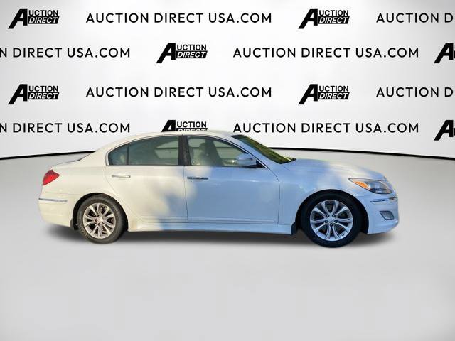 Used 2013 Hyundai Genesis 3.8 RWD image 8