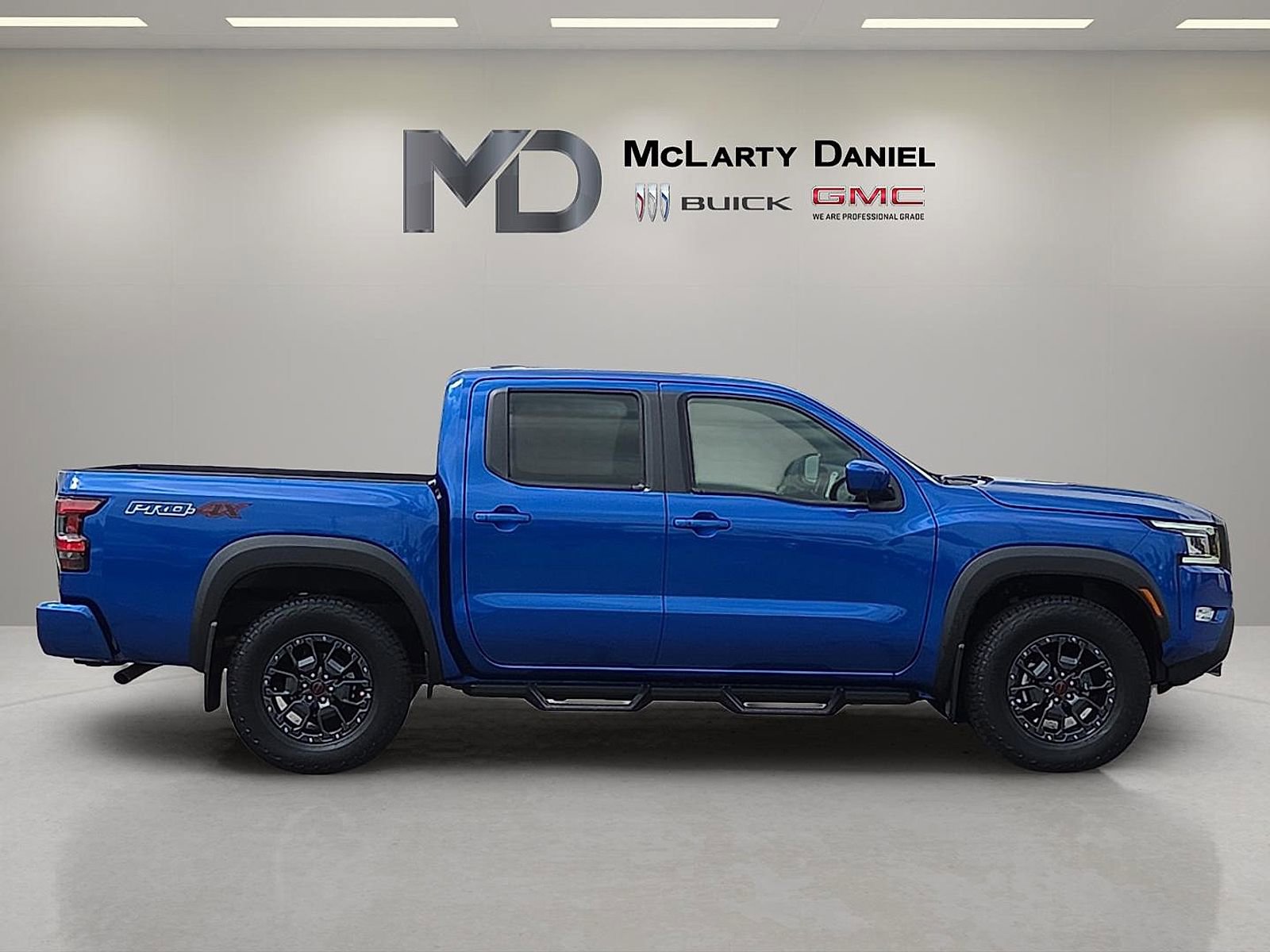 Used 2024 Nissan Frontier PRO-4X w/ Pro Premium Package AWD/4WD image 6
