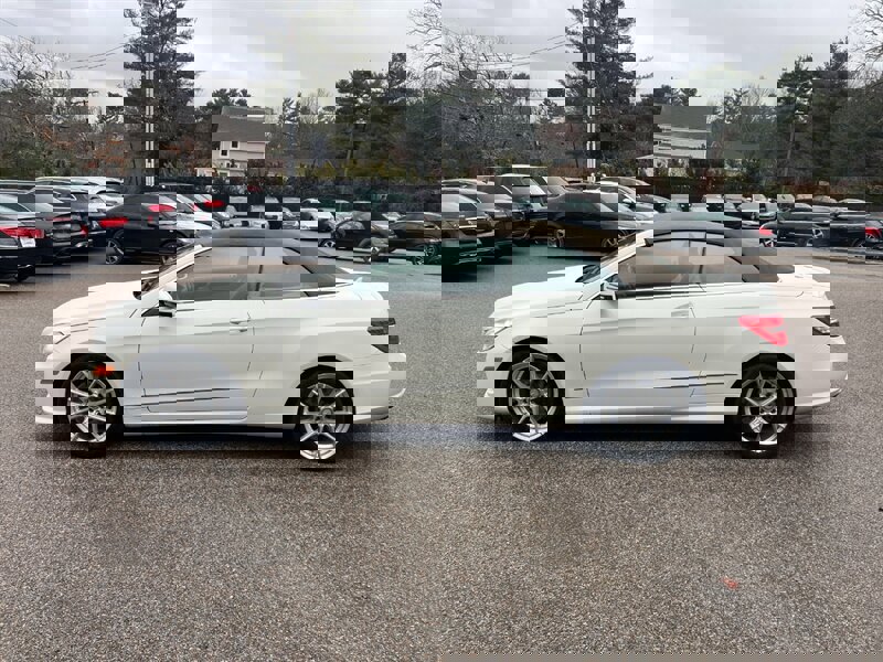 Used 2011 Mercedes-Benz E 550 Cabriolet image 2