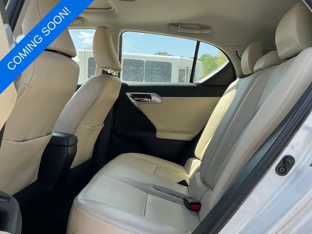 Used 2013 Lexus CT 200h w/ Premium Pkg w/Backup Camera FWD image 4