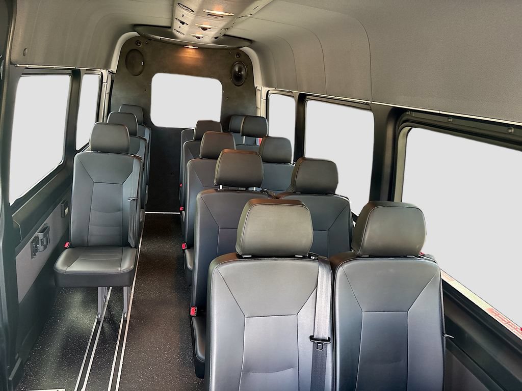 Used 2023 Mercedes-Benz Sprinter 3500 image 33