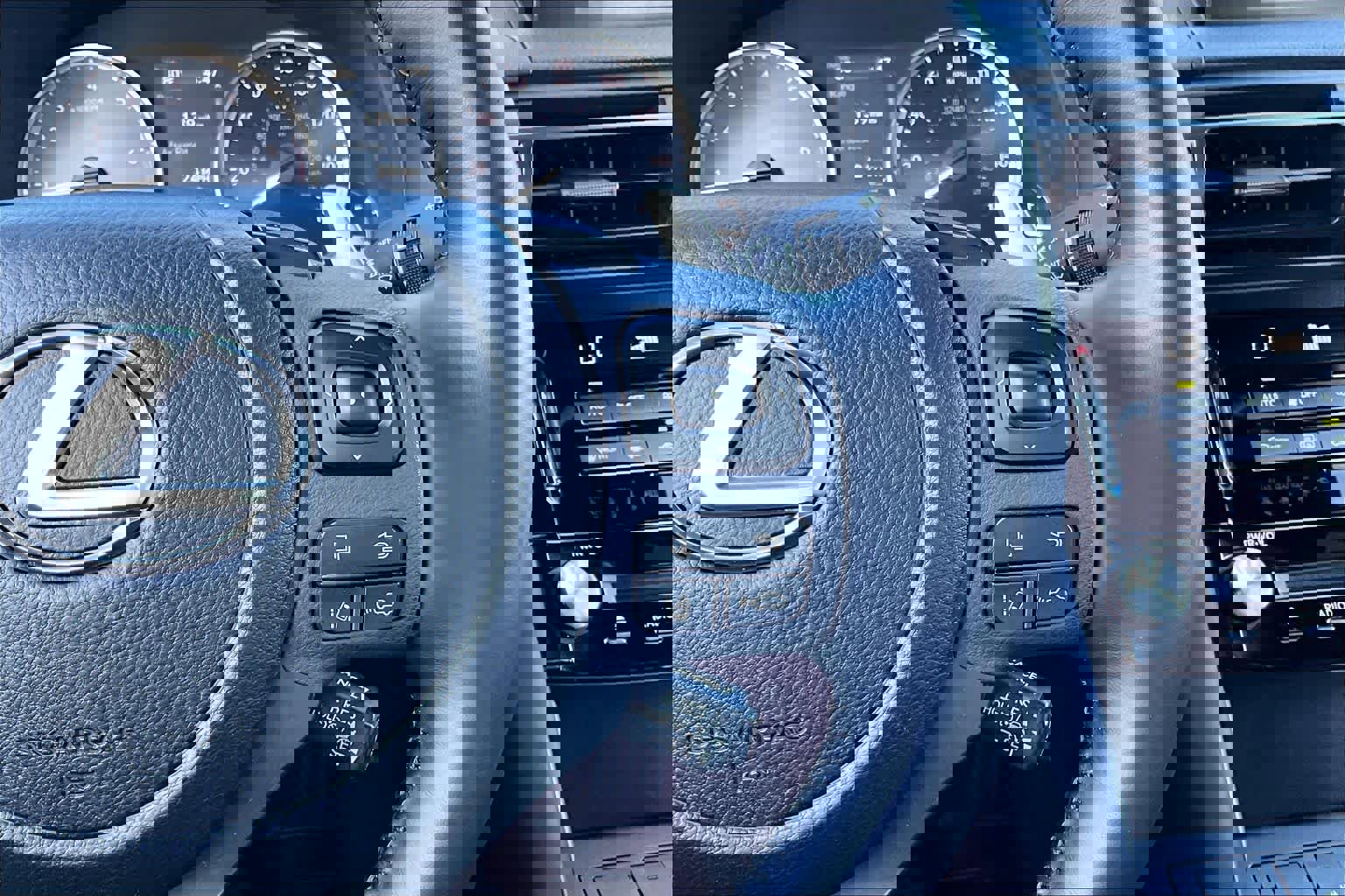 Certified 2025 Lexus IS 300 F Sport image 23