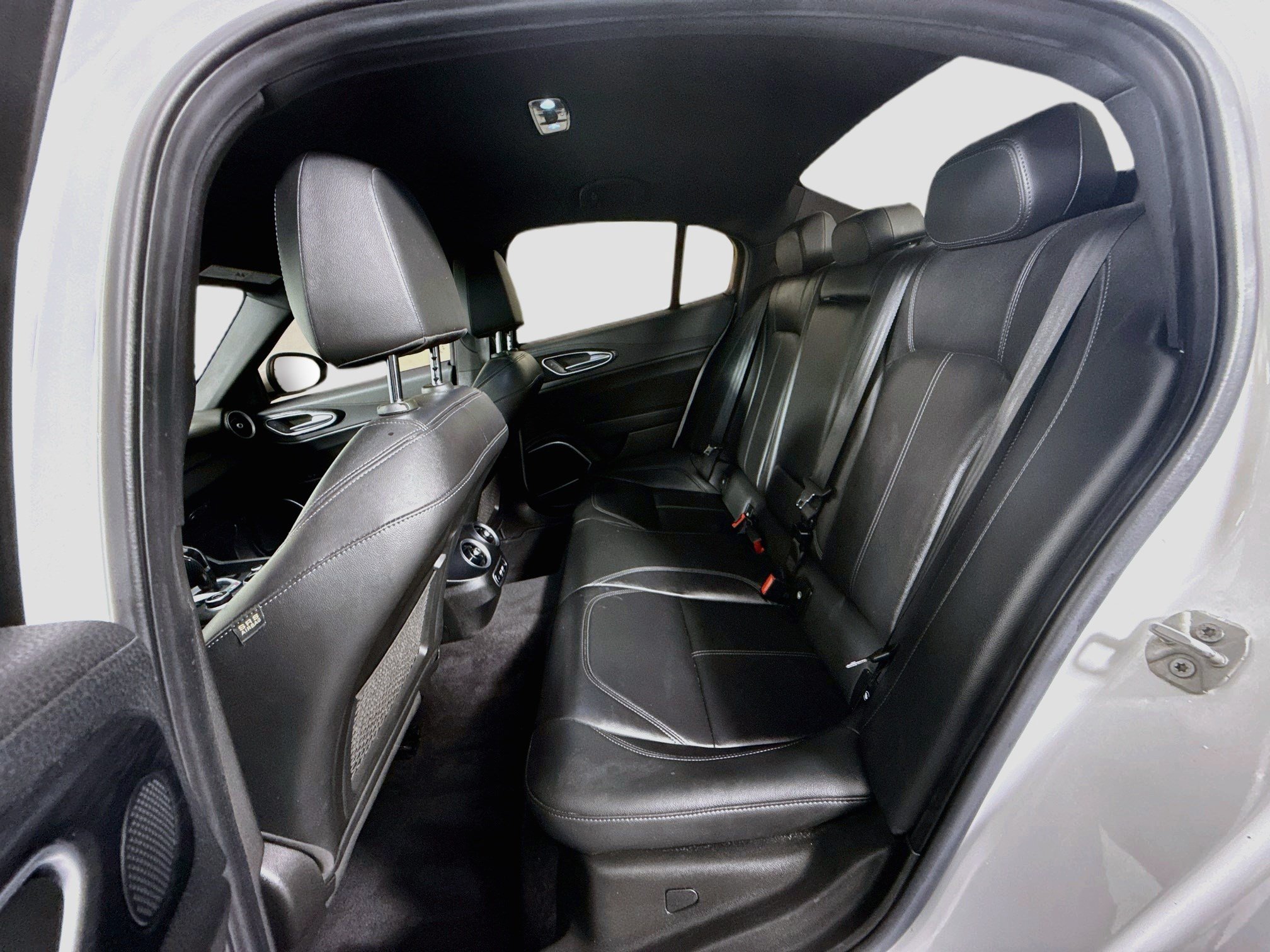 Used 2022 Alfa Romeo Giulia Sprint RWD image 25