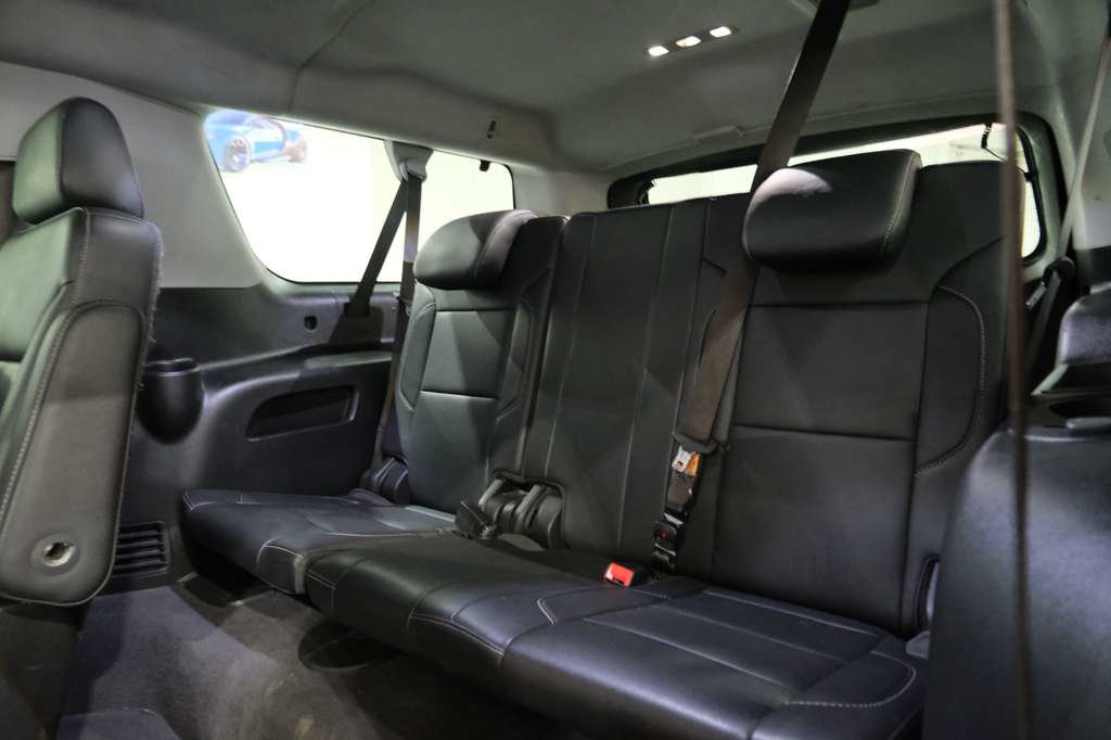 Used 2019 Chevrolet Suburban Premier AWD/4WD image 25
