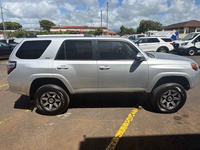 Used 2022 Toyota 4Runner SR5 AWD/4WD image 6