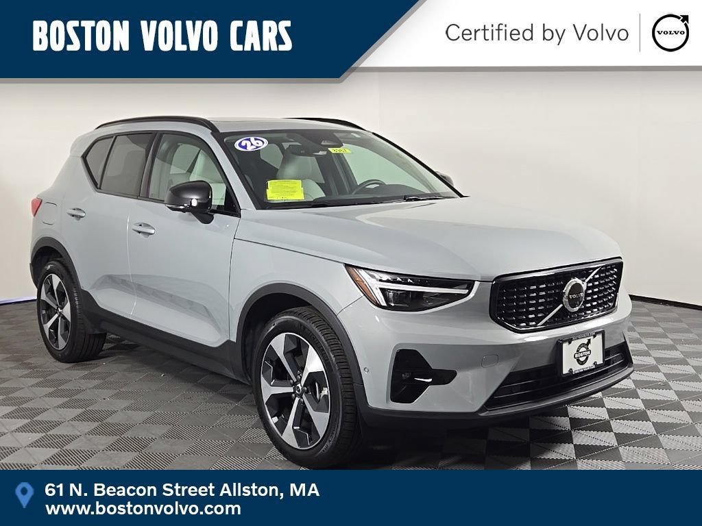 Certified 2026 Volvo XC40 B5 Plus AWD/4WD image 1