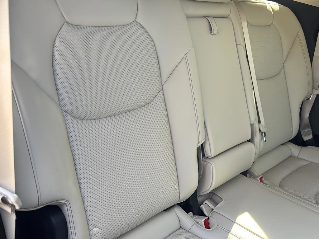 Used 2026 Genesis GV70 2.5T Select image 42