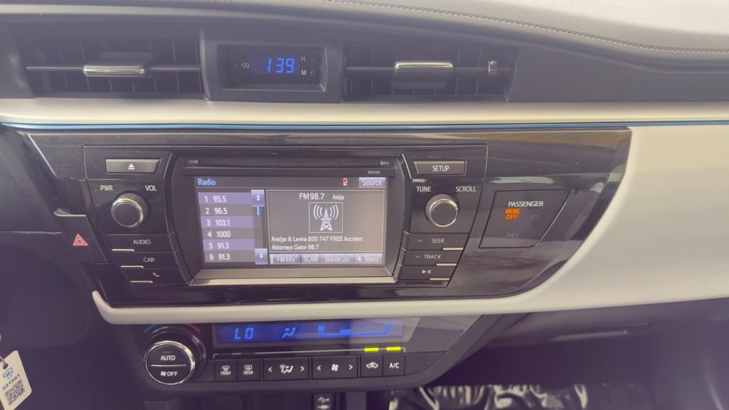 Used 2015 Toyota Corolla LE FWD image 24