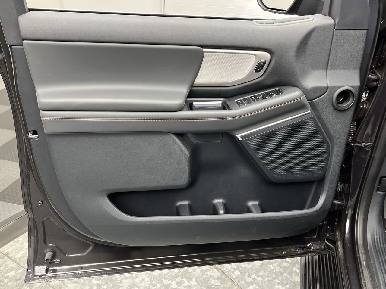 New 2025 Ford Expedition Max Active AWD/4WD image 9