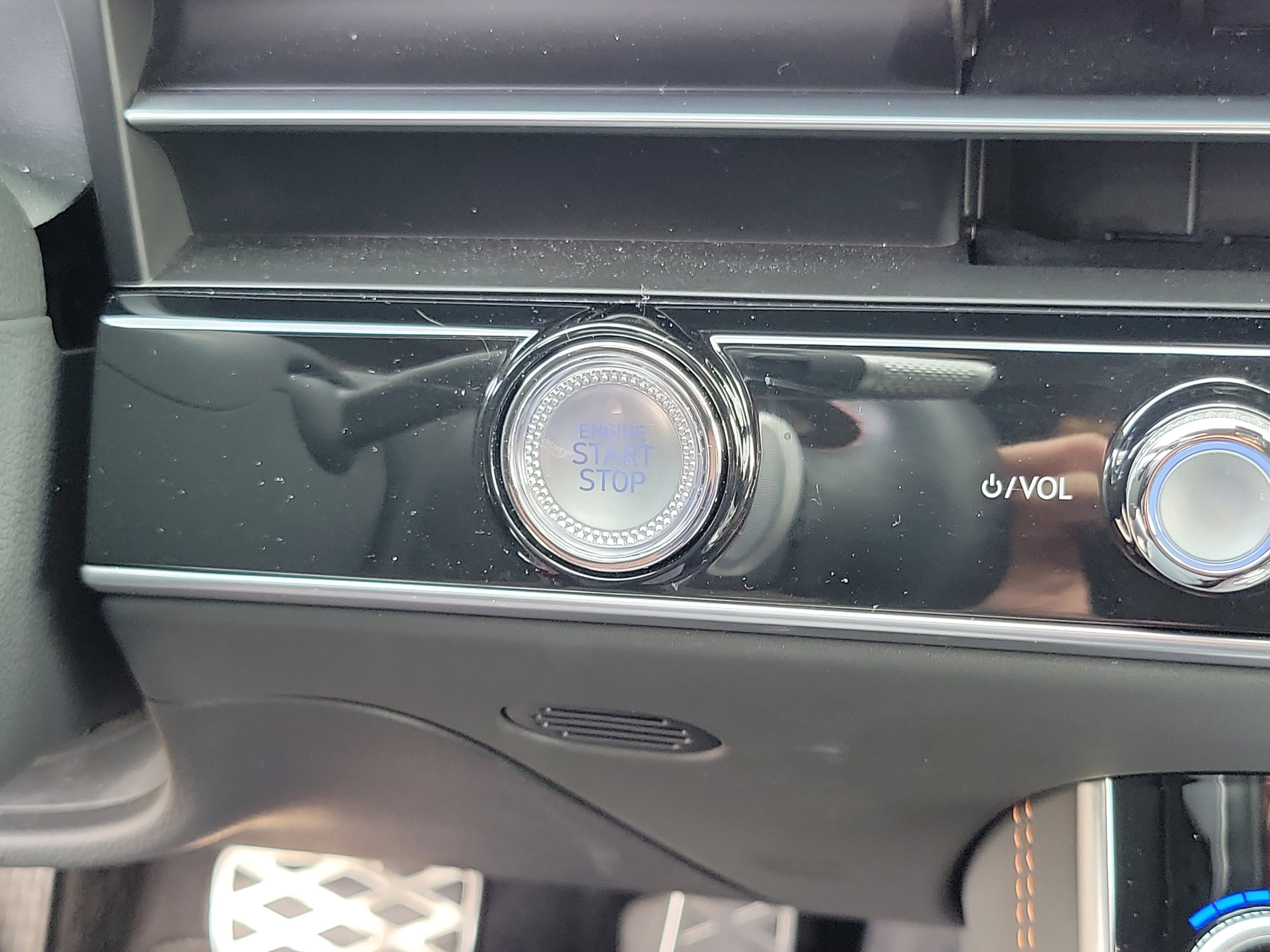 Certified 2026 Genesis GV70 3.5T Sport Advanced image 12