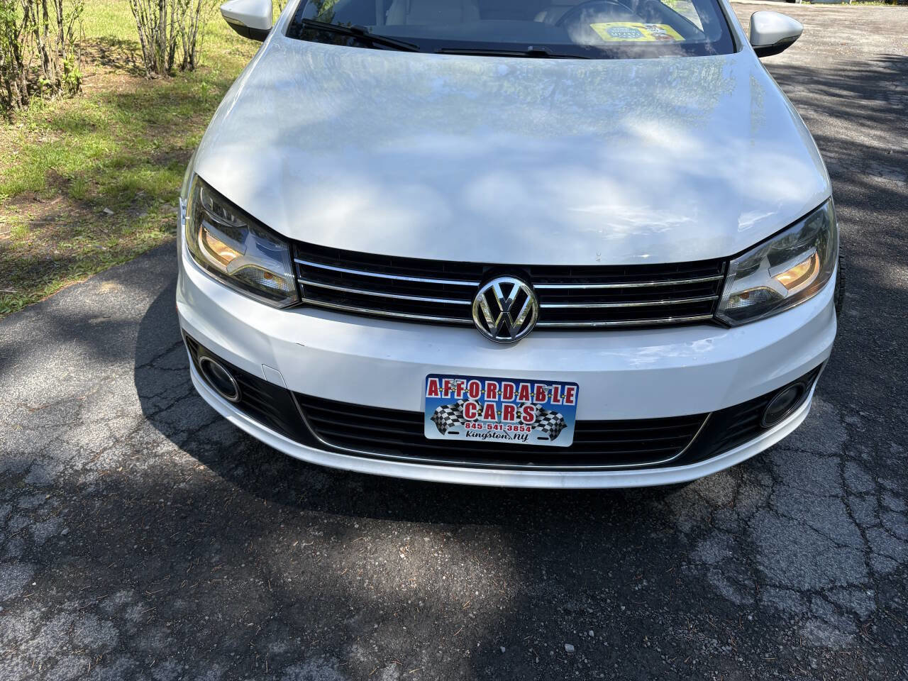 Used 2012 Volkswagen Eos Komfort FWD image 2