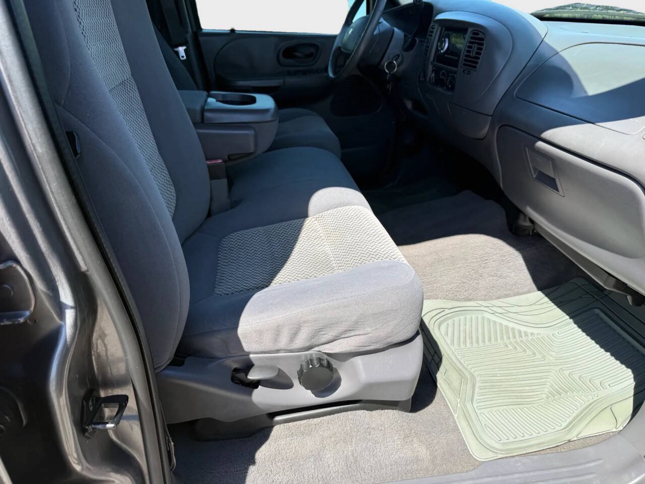 Used 2003 Ford F150 XLT AWD/4WD image 10