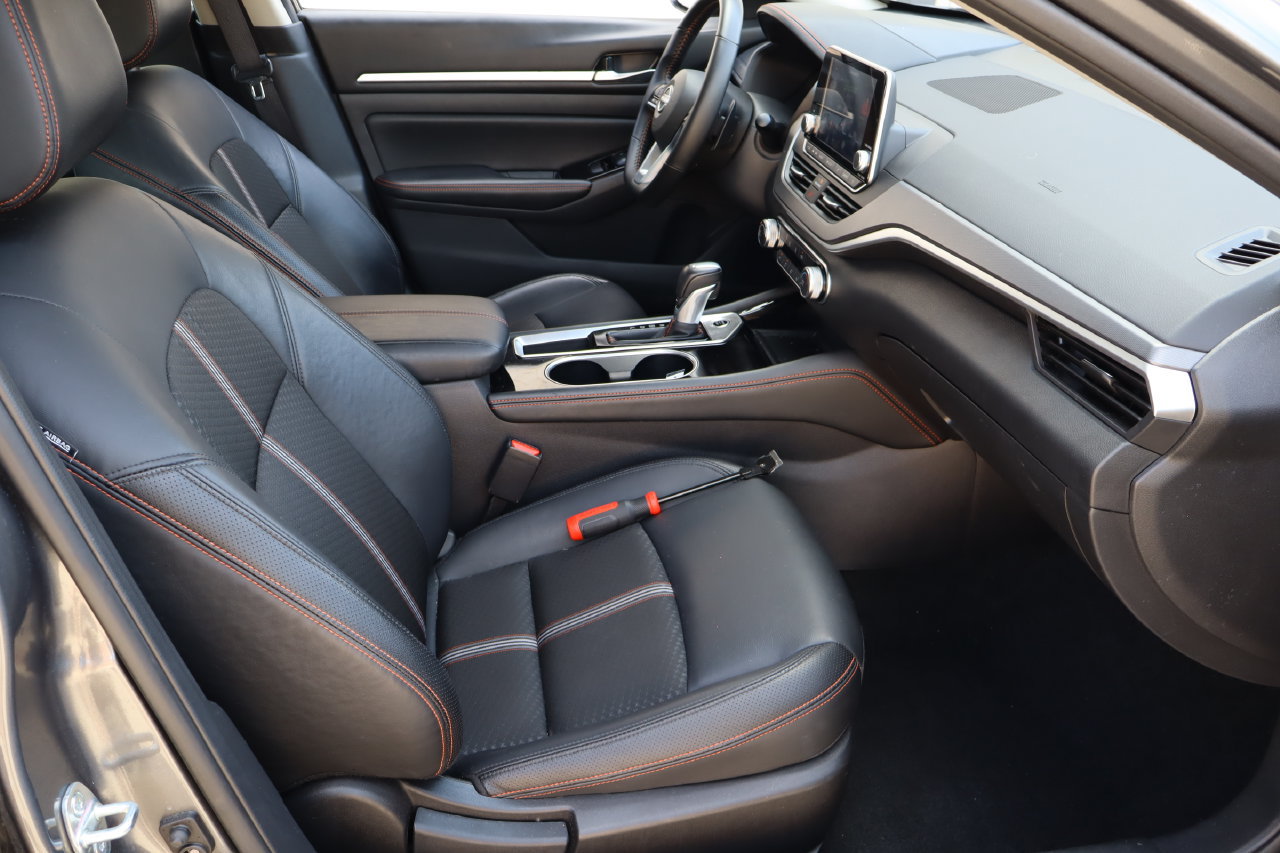 Used 2025 Nissan Altima 2.5 SR FWD image 16