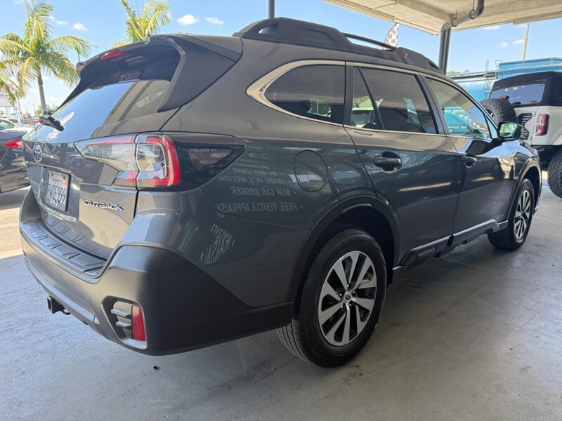 Used 2021 Subaru Outback Premium AWD/4WD image 9