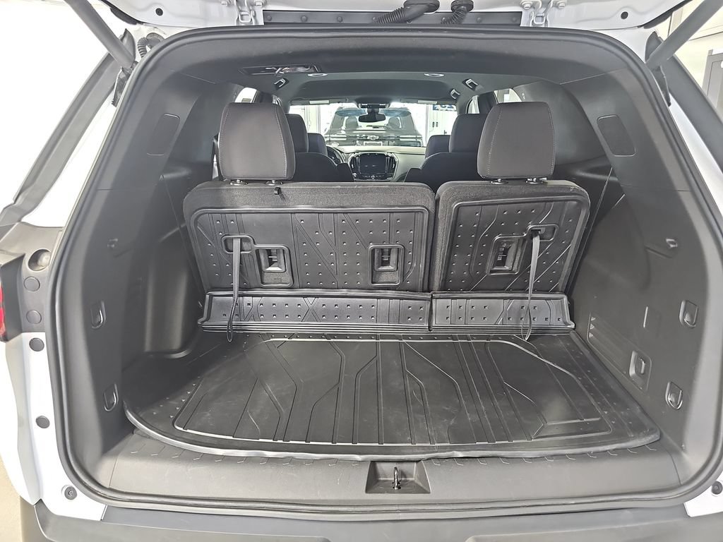 Certified 2023 Chevrolet Traverse LT w/ LPO, Floor Liner Package AWD/4WD image 17