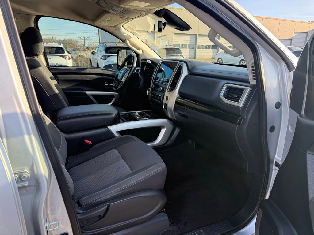 Used 2020 Nissan Titan SV w/ SV Convenience Package image 23