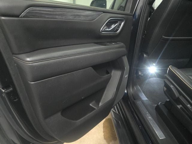 Used 2021 GMC Yukon XL SLT w/ SLT Premium Package AWD/4WD image 16