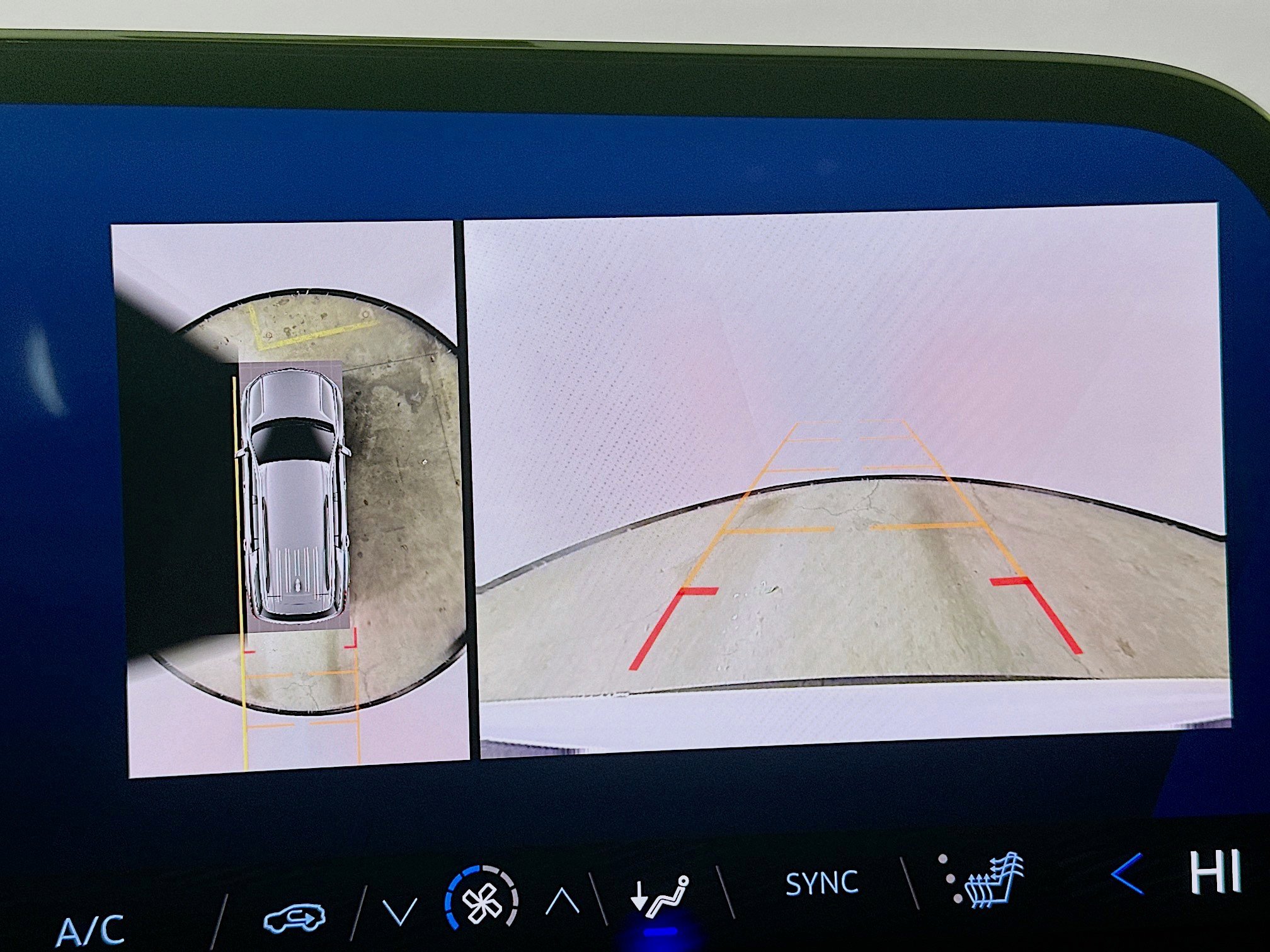 Used 2024 Chevrolet Traverse LT w/ Midnight/Sport Edition image 19