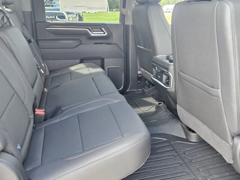 New 2026 GMC Sierra 2500 SLT w/ SLT Premium Package image 14