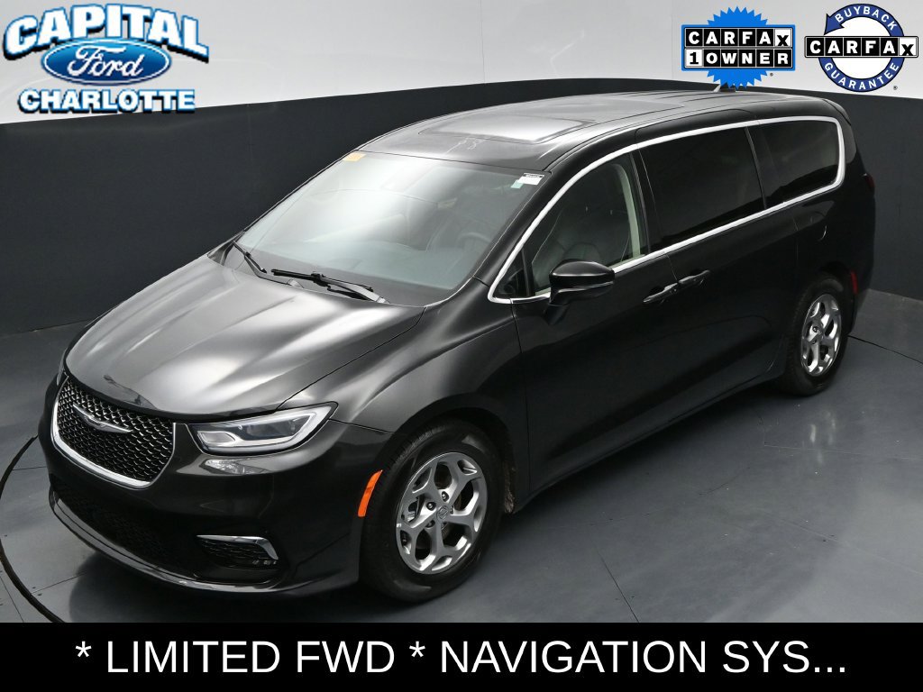 Used 2024 Chrysler Pacifica Limited FWD image 30