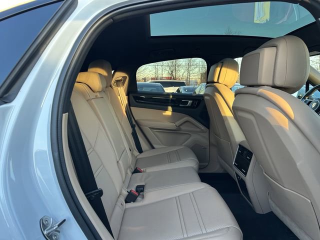 Used 2021 Porsche Cayenne Coupe image 36