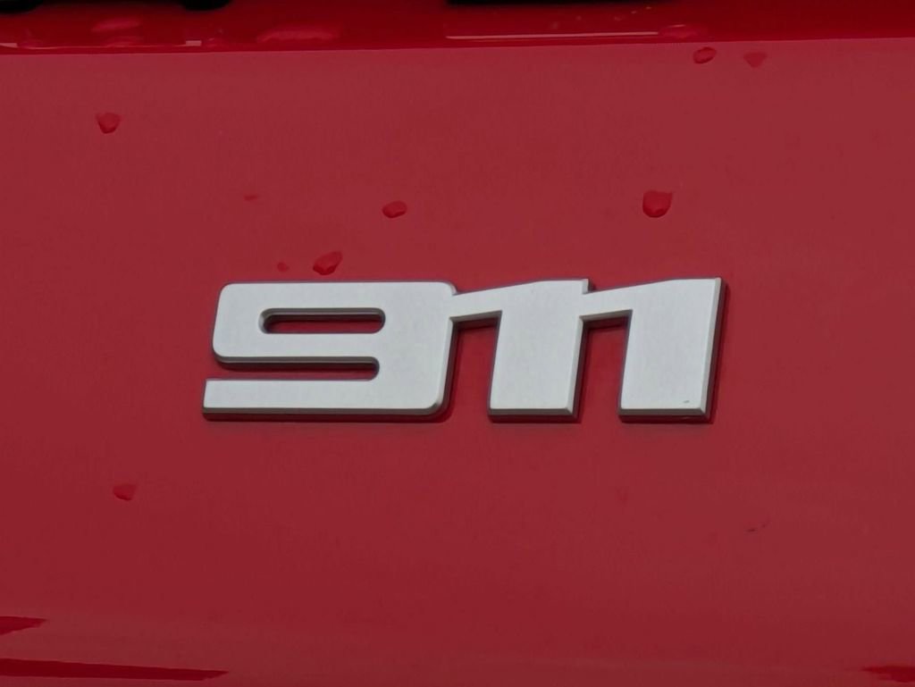 Used 2024 Porsche 911 Carrera w/ Premium Package image 9