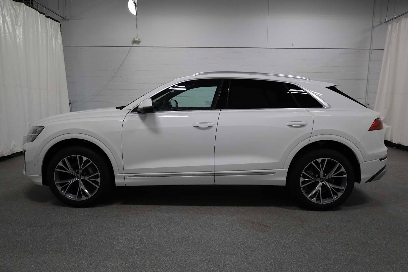 New 2025 Audi Q8 Premium image 2