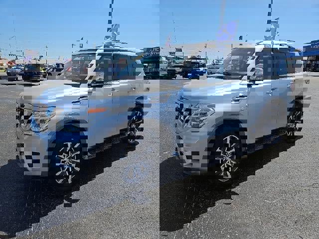 Used 2020 Nissan Armada SL w/ Premium Package image 2