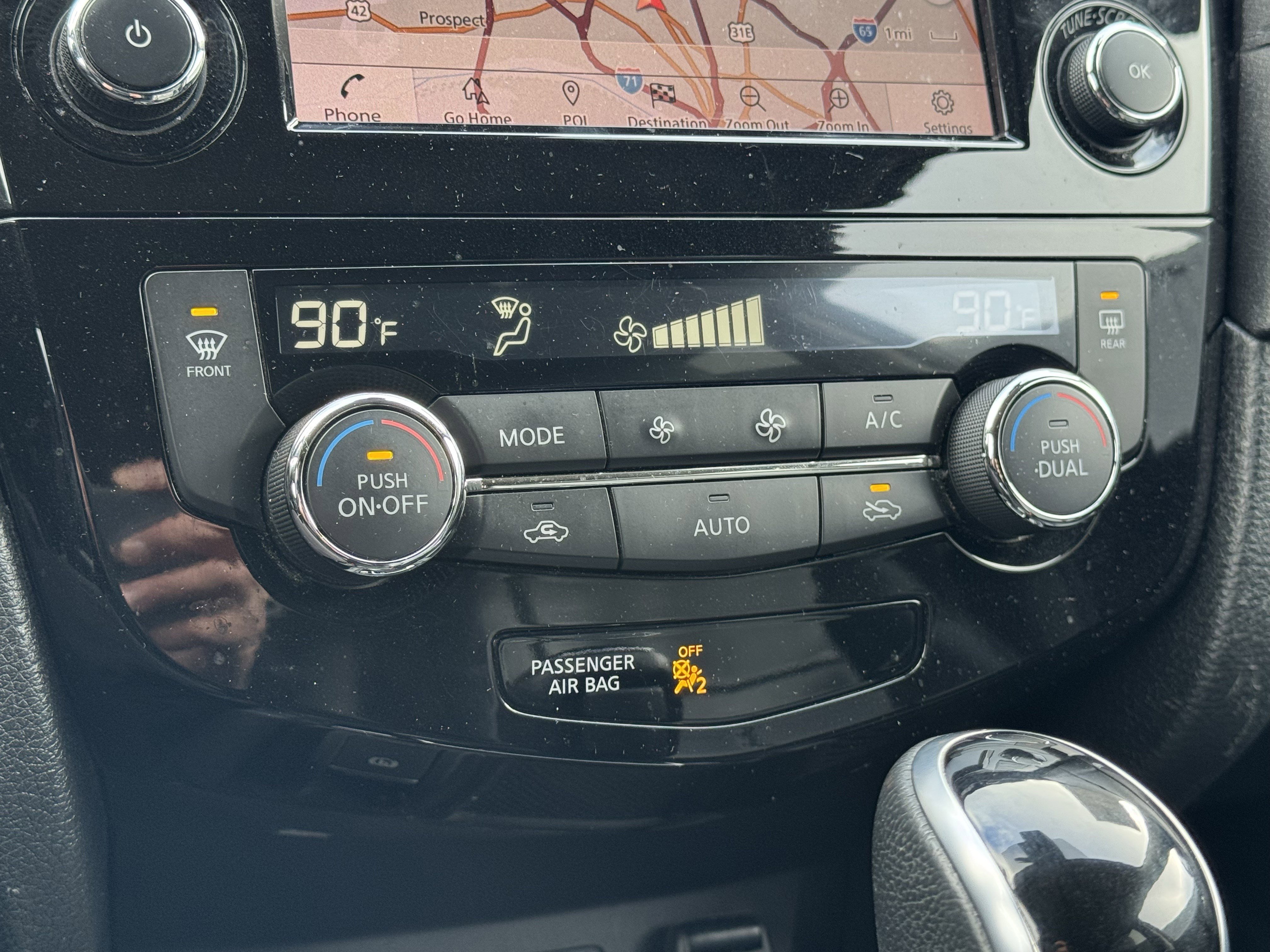 Used 2019 Nissan Rogue SV w/ Premium Package image 9