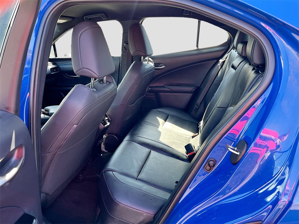 Used 2022 Lexus UX 200 image 23