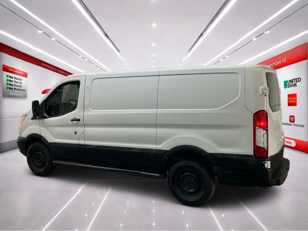 Used 2018 Ford Transit 250 130 Low Roof w/ Exterior Upgrade Package RWD image 4
