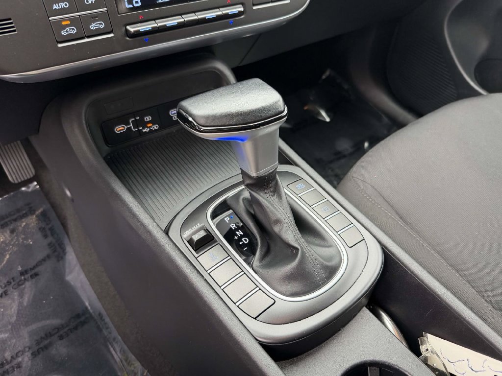 Used 2024 Hyundai Kona SEL AWD/4WD image 19