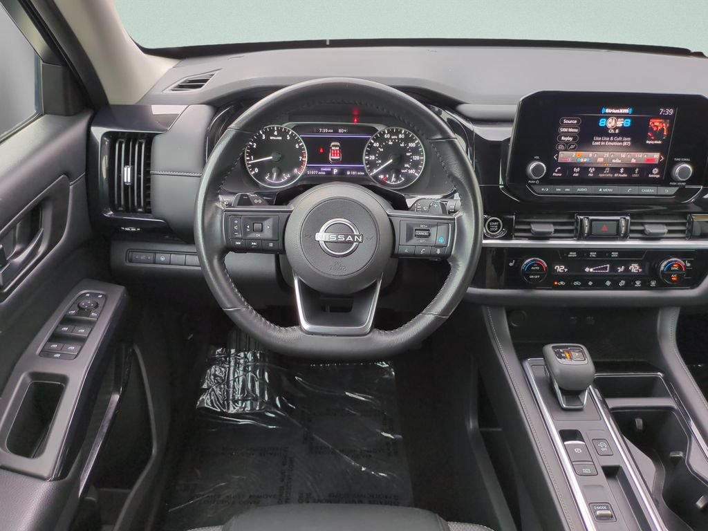 Certified 2024 Nissan Pathfinder SV FWD image 13
